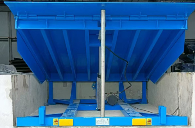 湘东固定式登车桥应用